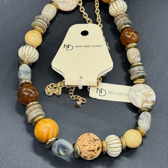 ND New Directions Long Gold Tone Necklace with Stone and Wooden Beads - Picture 1 of 11